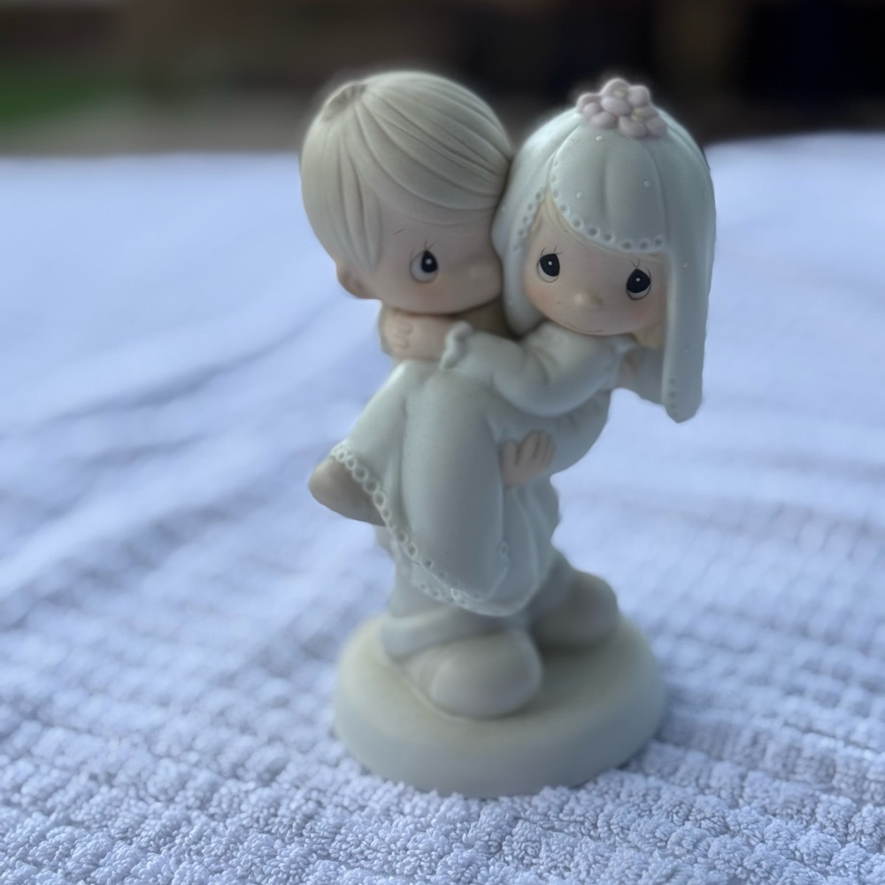 Precious Moments Wedding Day Figurine - Picture 2 of 6